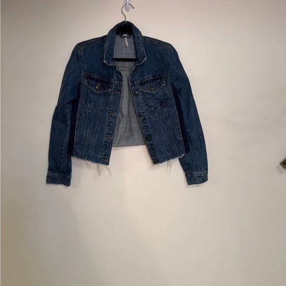 Free People Women's Cropped Denim Jacket with Lace Side Panels - Size XS - Picture 2 of 6